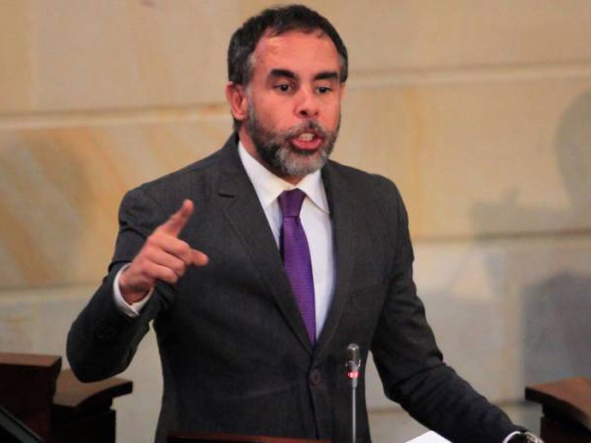 Abogado Jaime Lombana niega acusaciones del senador Benedetti