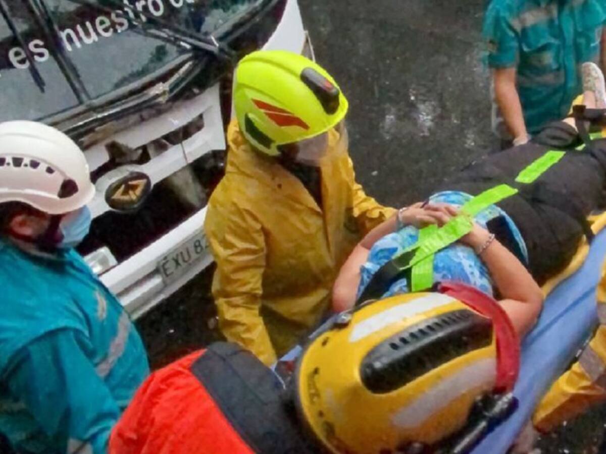 Fuerte aguacero con granizada generó varias emergencias en Medellín