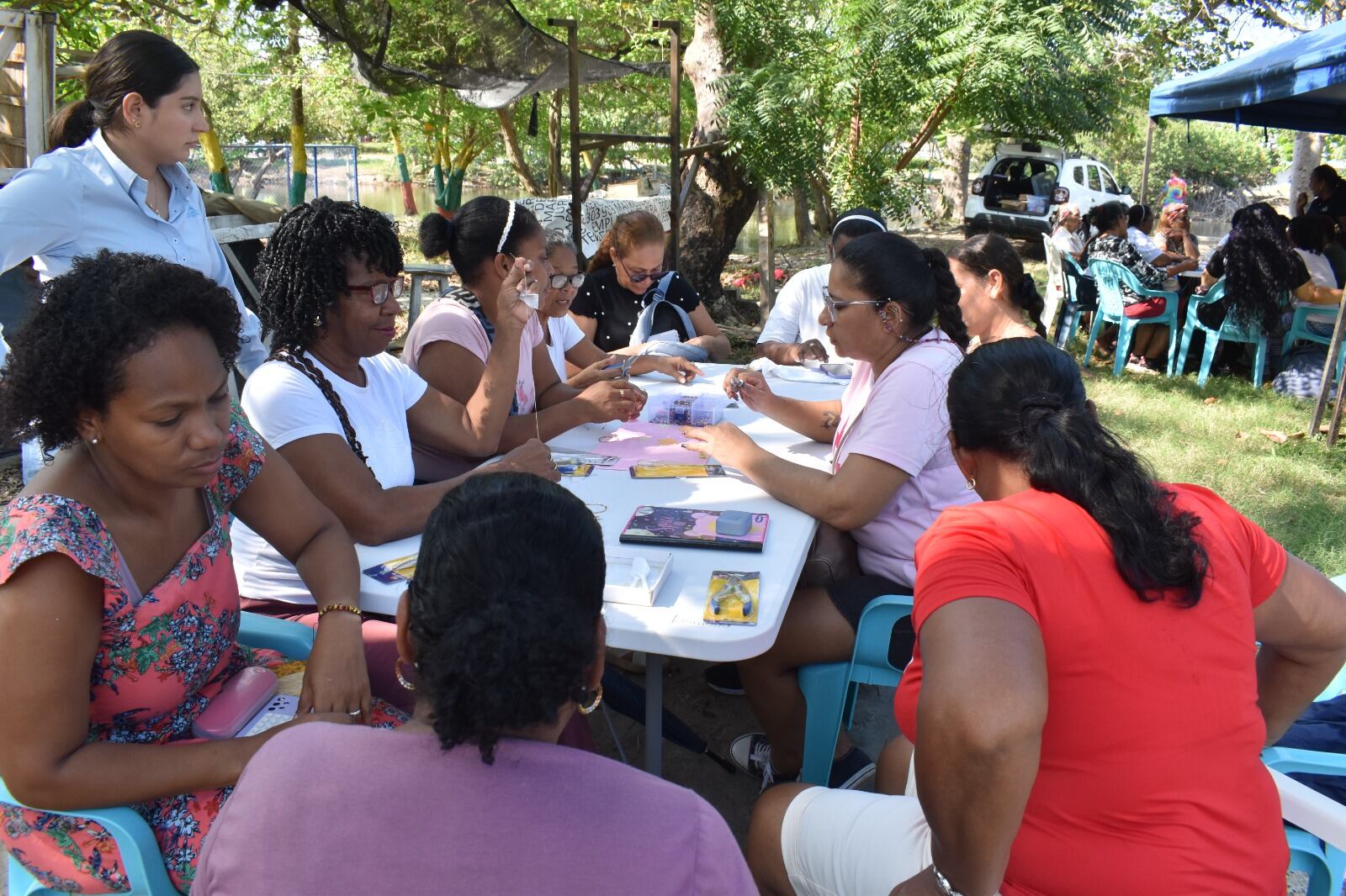 Aguas de Cartagena impulsa el emprendimiento femenino en Canapote