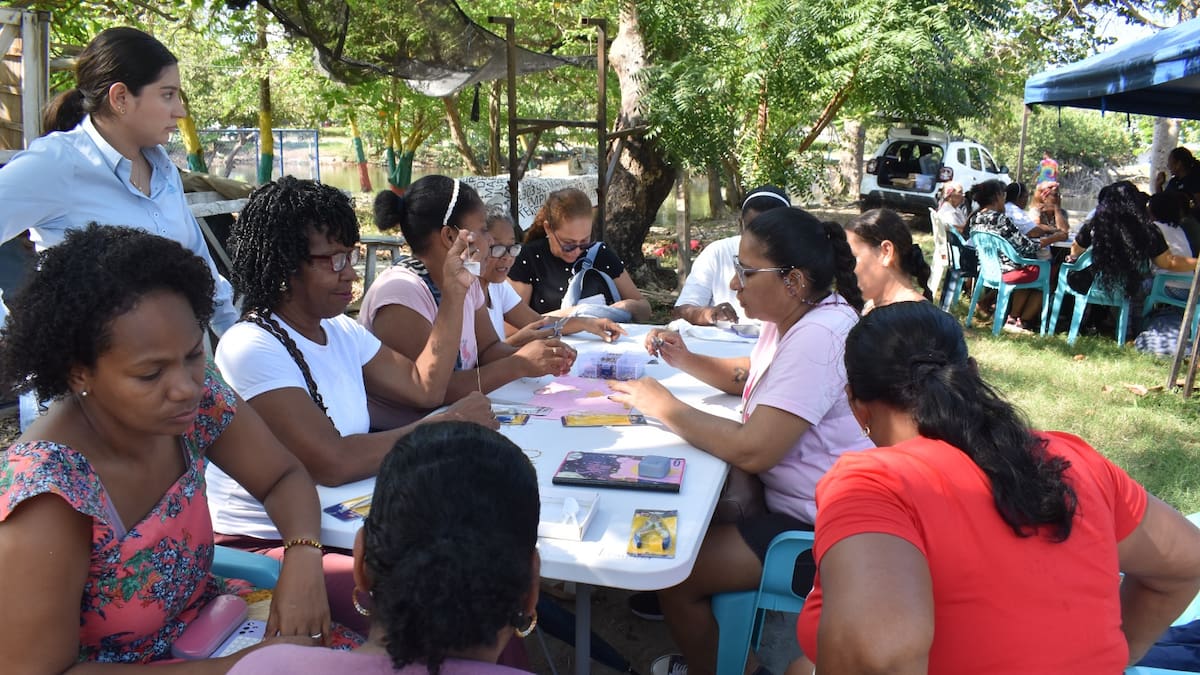 Aguas de Cartagena impulsa el emprendimiento femenino en Canapote