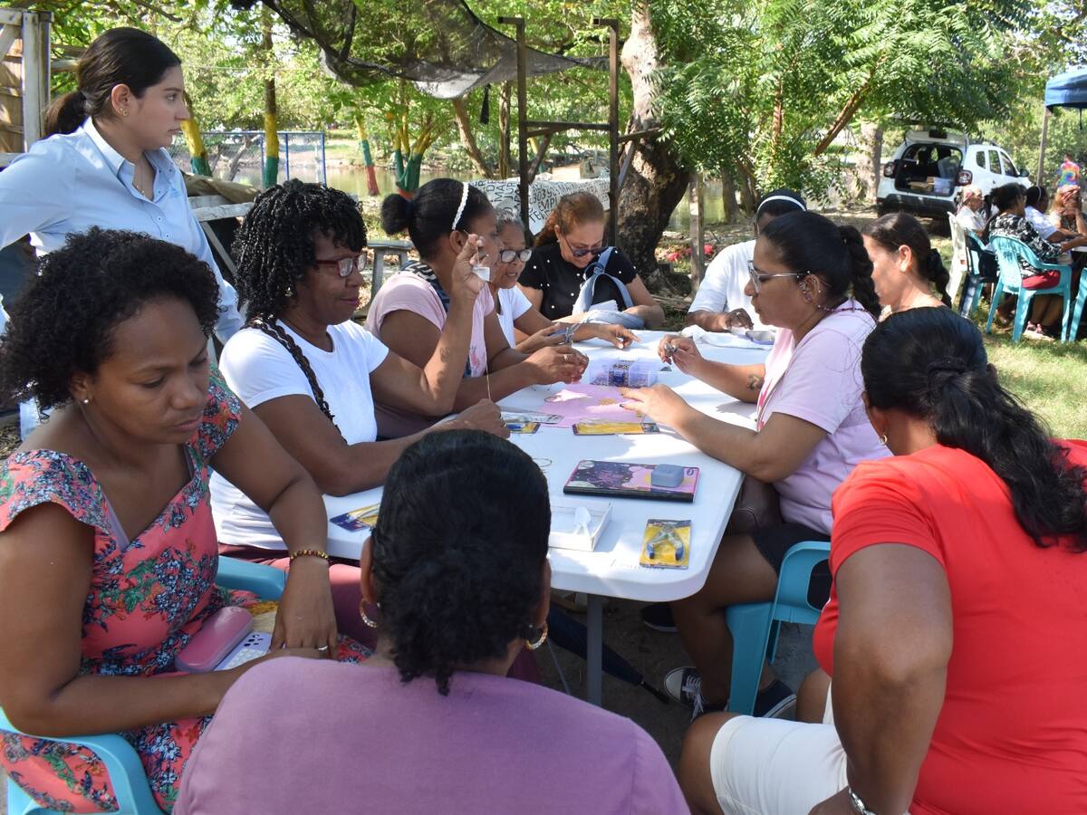 Aguas de Cartagena impulsa el emprendimiento femenino en Canapote