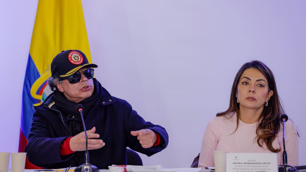 Petro ordena traslado de líderes criminales tras fiesta en cárcel