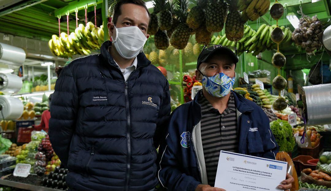 La Superintendencia de Industria adelanta controles en el país por el día sin IVA