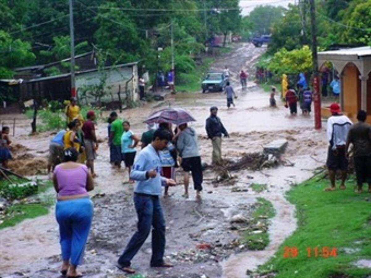 Fuertes lluvias siguen dejando damnificados en Pereira