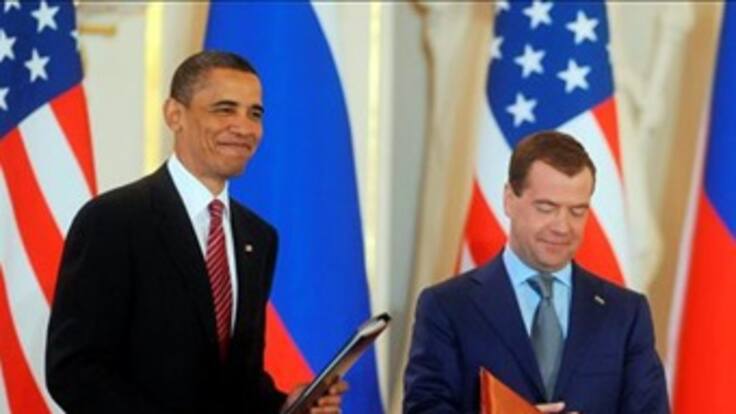Obama y Medvédev firmaron nuevo tratado de reducción de armas nucleares