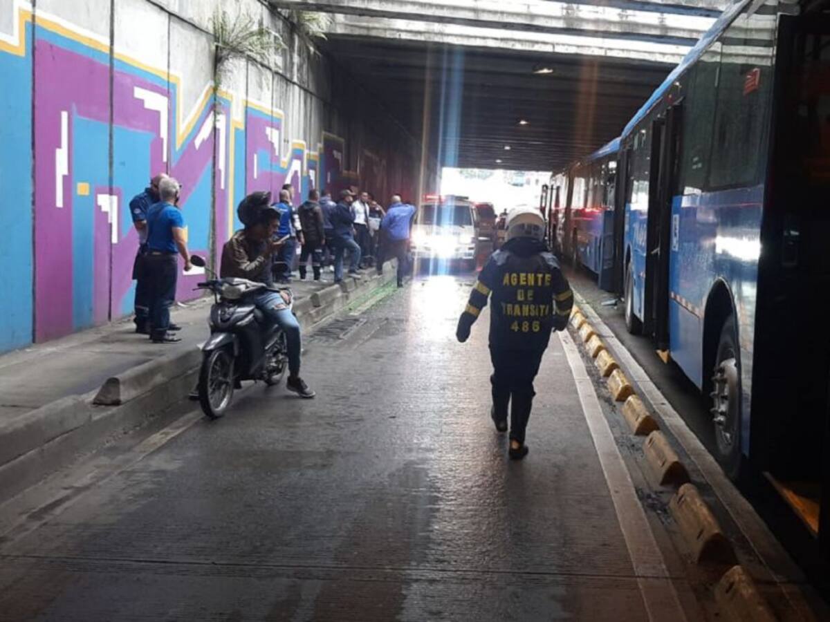 Accidente con bus del MIO deja una persona gravemente lesionada