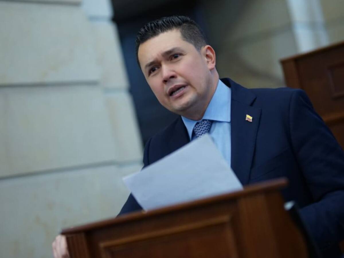 Cámara confirma que tras renuncia de Ballesteros, se aplicará silla vacía