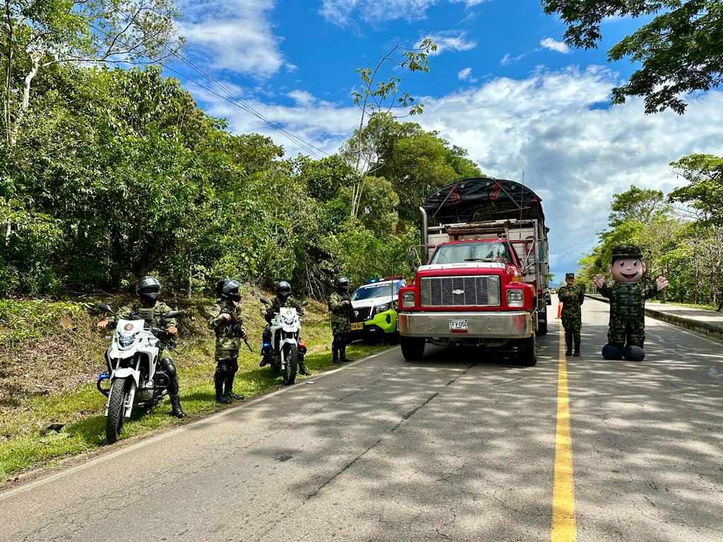 Por su parte, la Décima Segunda Brigada ratifica su compromiso con la seguridad y defensa de los colombianos, es así como continuará trabajando de manera articulada con las autoridades locales, municipales y departamentales para velar por unas felices fiestas.