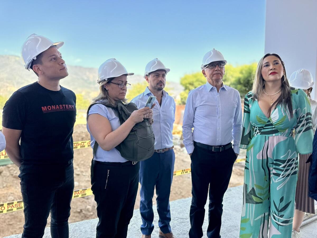 VIDEO: ‘jalón’ de orejas del Ministro de Salud por atrasos en la clínica de Girón