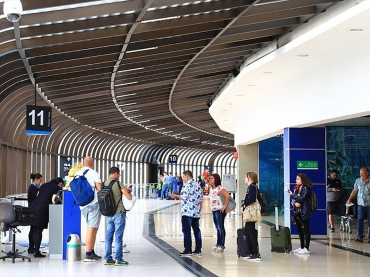 Largas filas en Migración a días de Colombiamoda y Feria de las Flores en el aeropuerto de Rionegro