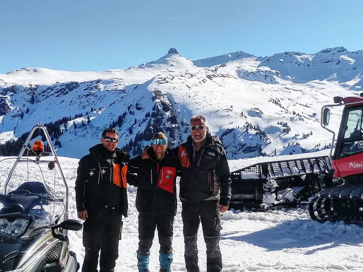 El guardián de la montaña: la historia del colombiano que guía a los turistas en los Alpes suizos