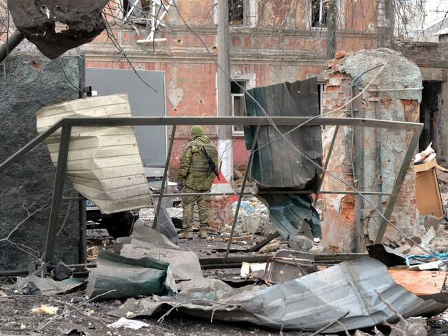 ‘El cerco de Mariúpol’, un libro íntimo de Andrea Nicastro que narra la guerra en Ucrania