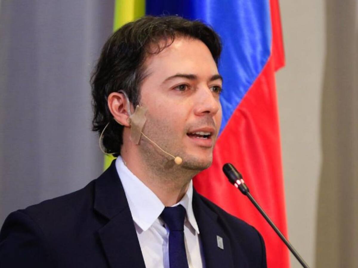 Alcalde de Medellín dice que investigan un plan para atentar contra su vida
