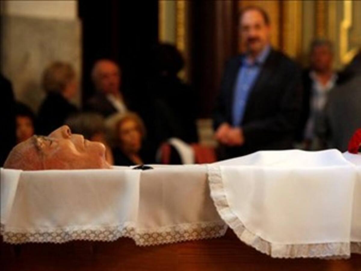 El Vaticano arremete contra Saramago y lo llama 'populista extremista'