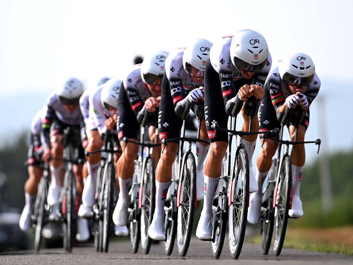 Egan Bernal perdió puestos en la Vuelta España: UAE se impuso en la contrarreloj por equipos