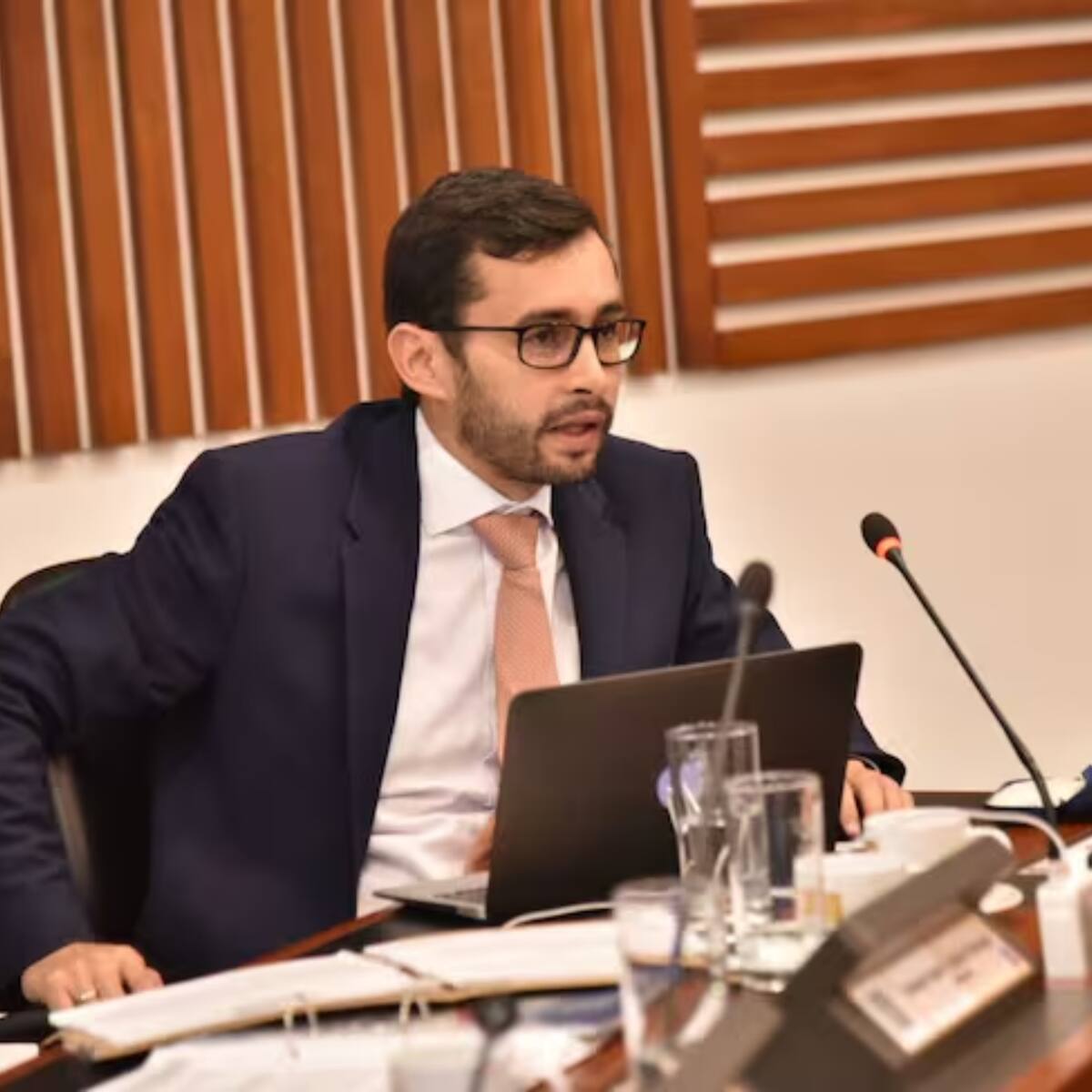 Tras ser inadmitido en Venezuela, José Jaime Uscátegui regresará a Colombia este sábado