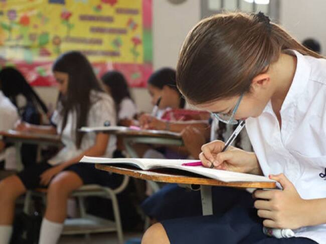 Colegios suspenden clases como prevención al Covid-19