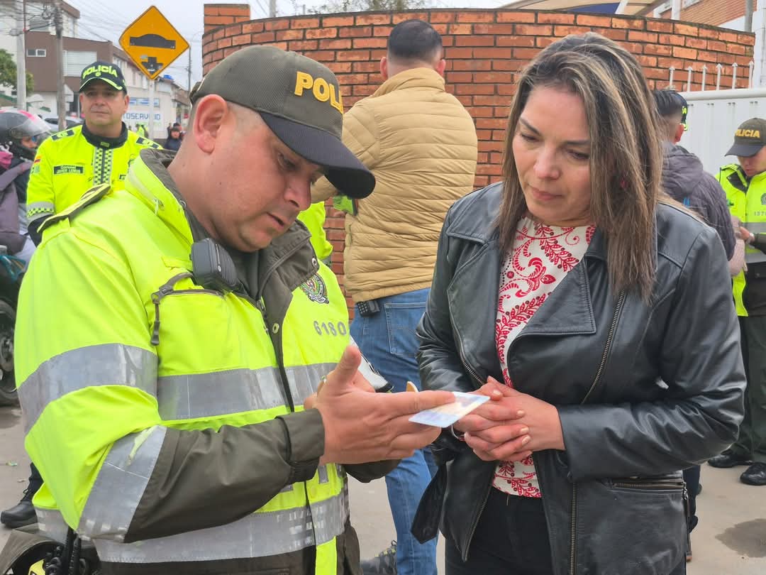 La Secretaría del Interior y Seguridad Territorial en conjunto con la Policía Metropolitana de Tunja adelantan la campaña 'Plan Colegio' / Foto: Alcaldía de Tunja,