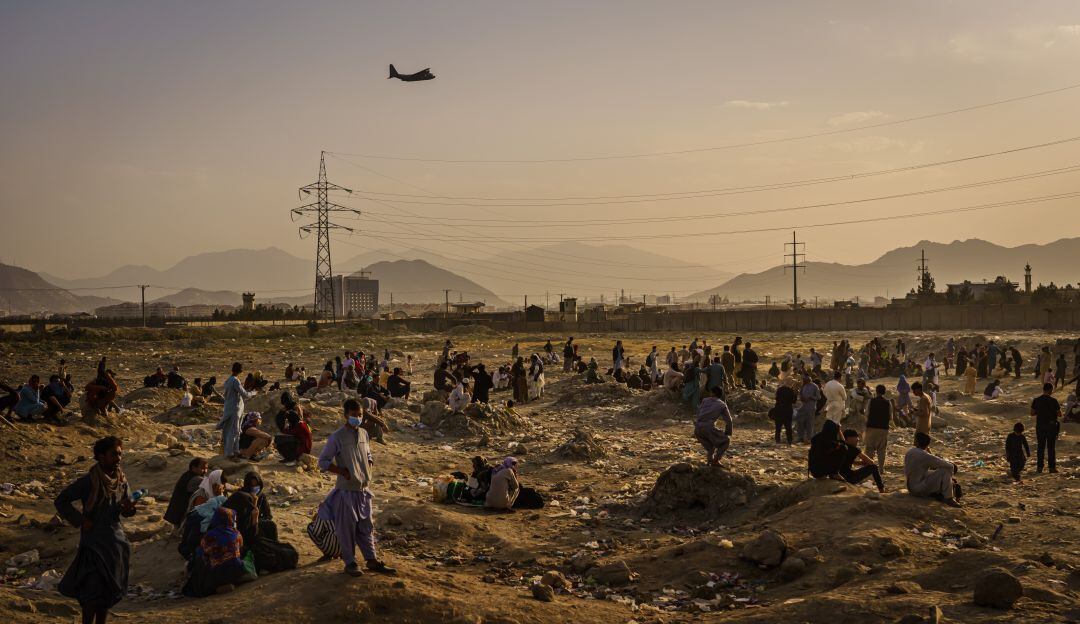 Intermediaciones del aeropuerto internacional de Kabul, Afganistán