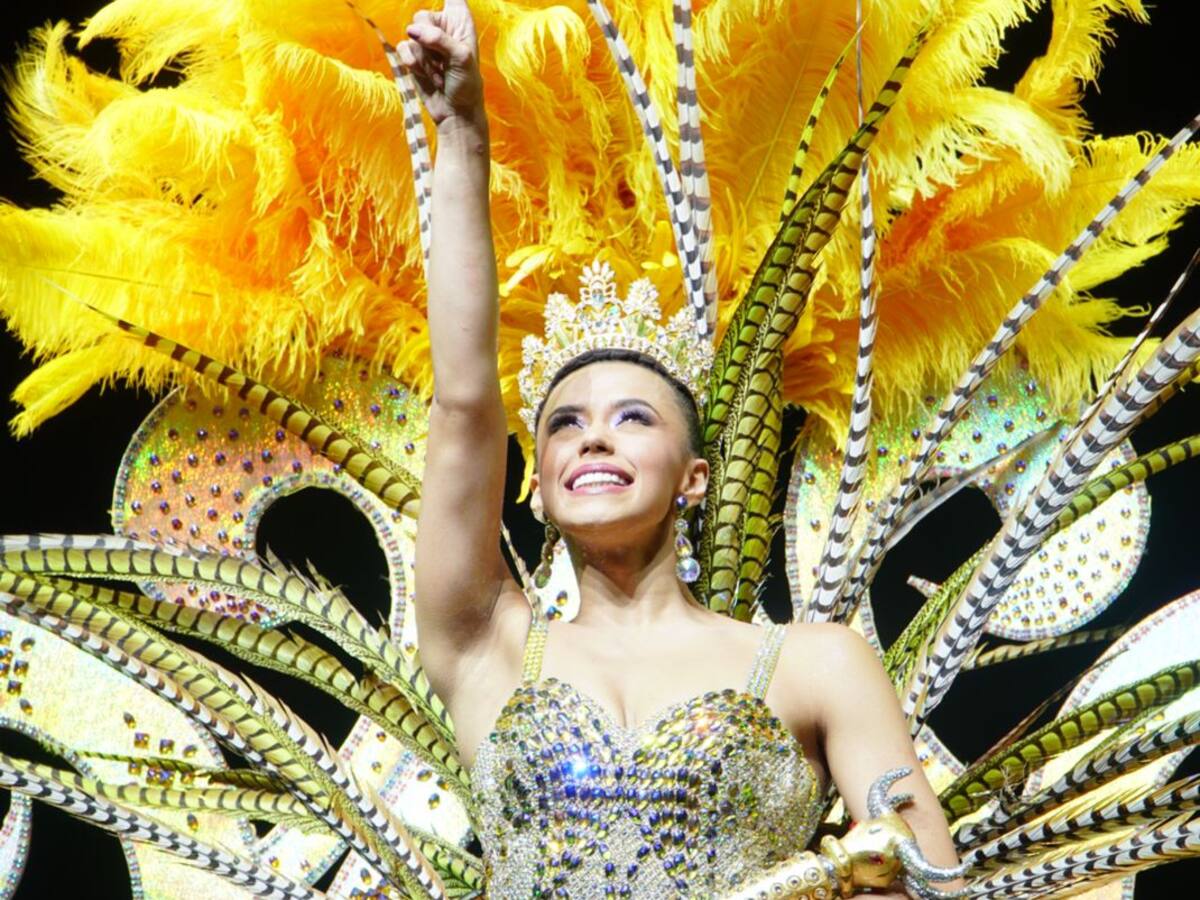 Con homenaje a la danza Natalia recibió su corona