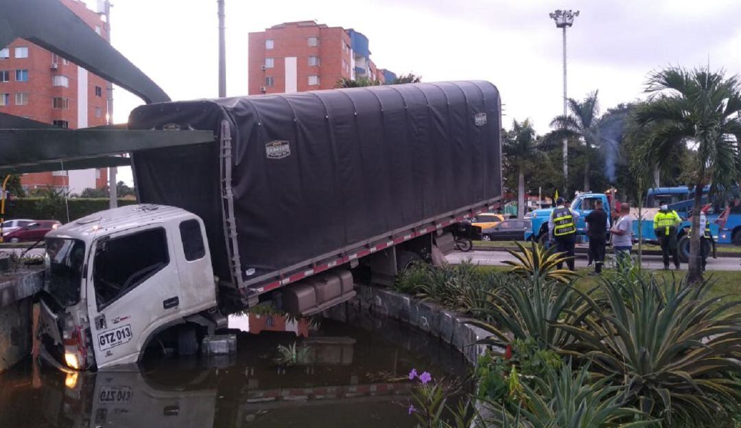 Accidente en carrera 1 con calle 52 norte de cali 