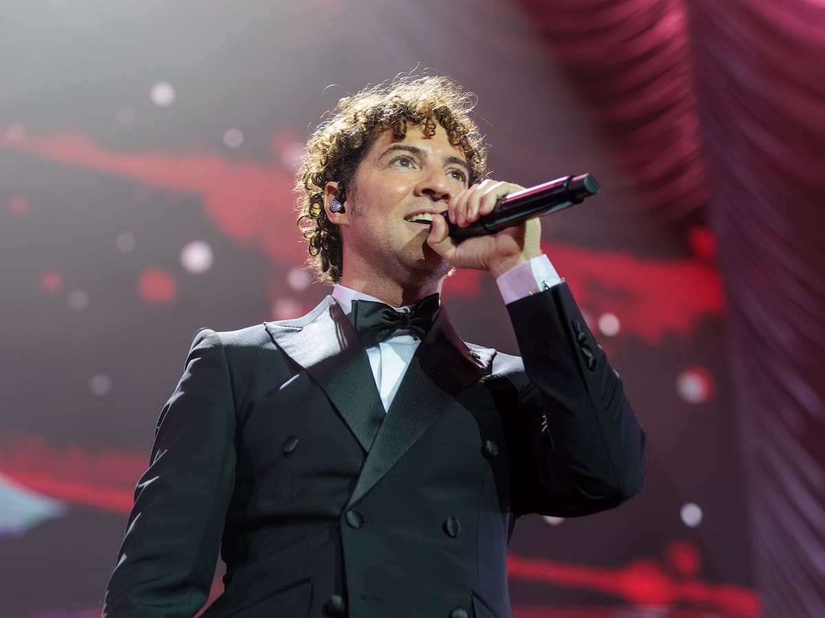David Bisbal emociona con su homenaje a Manuel Alejandro al interpretar “Frente a Frente”