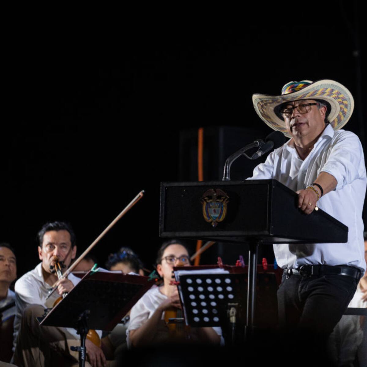 “Busca que le protejan a la vicefiscal para perpetuarse en la Fiscalía”: Petro a Barbosa