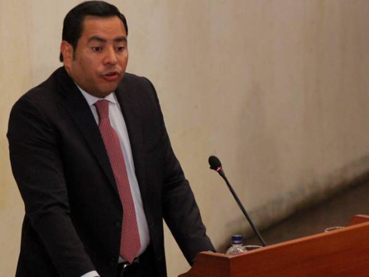 Procuraduría abrió indagación preliminar contra defensor del pueblo