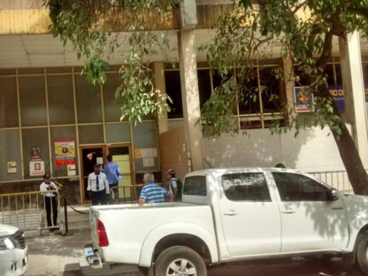 Capturan tres policías que hacían parte de una banda dedicada al hurto