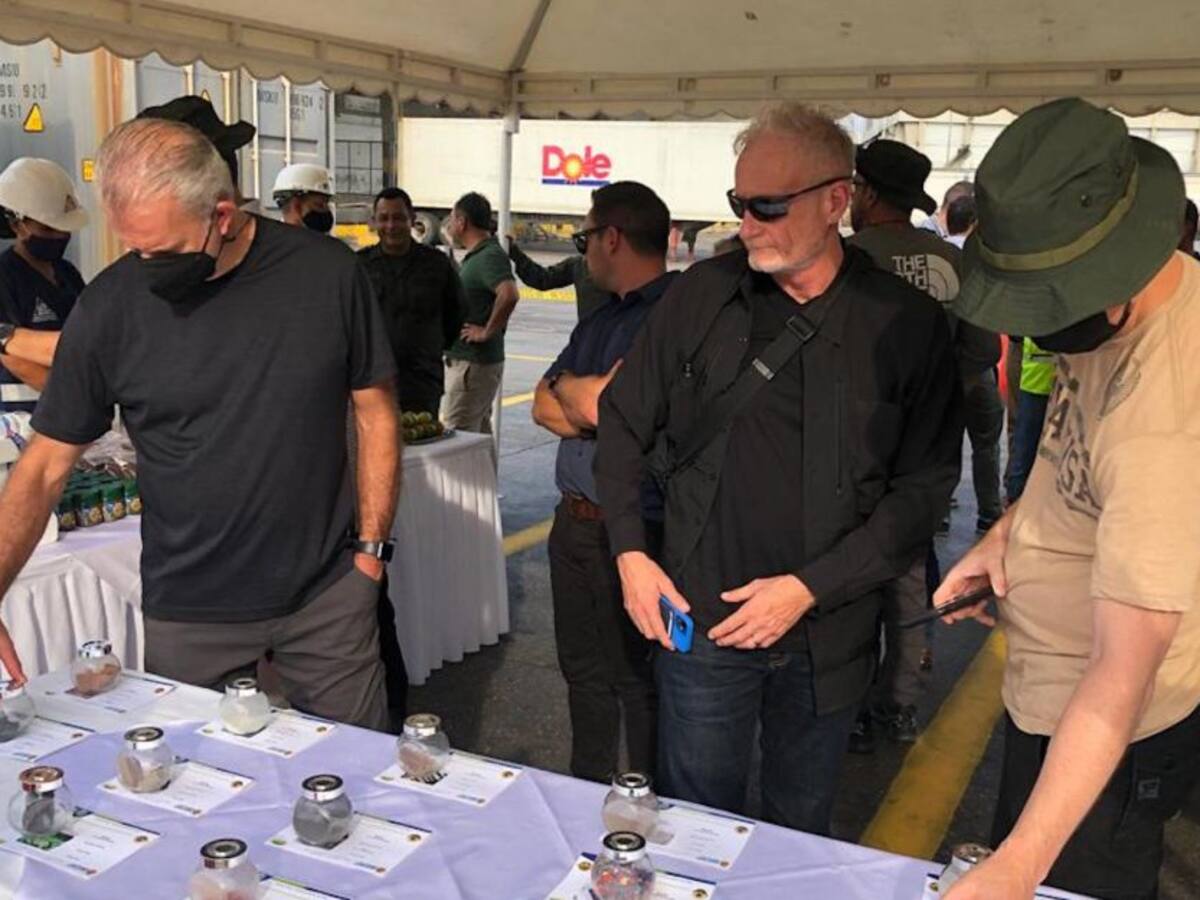 Agregados de la Policía de Aduanas y Fronteras visitaron el Puerto