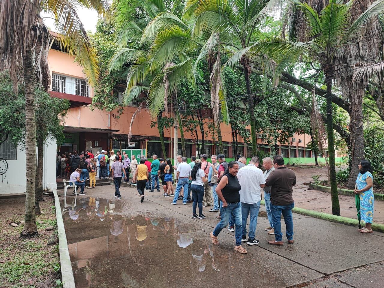 Despues de la hora de cierre se siguieron reciviendo votaciones