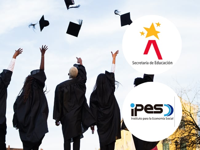 Imagen de referencia graduación, Fotos los de la Secretaria de Educación y el Instituto para la Economía Social 