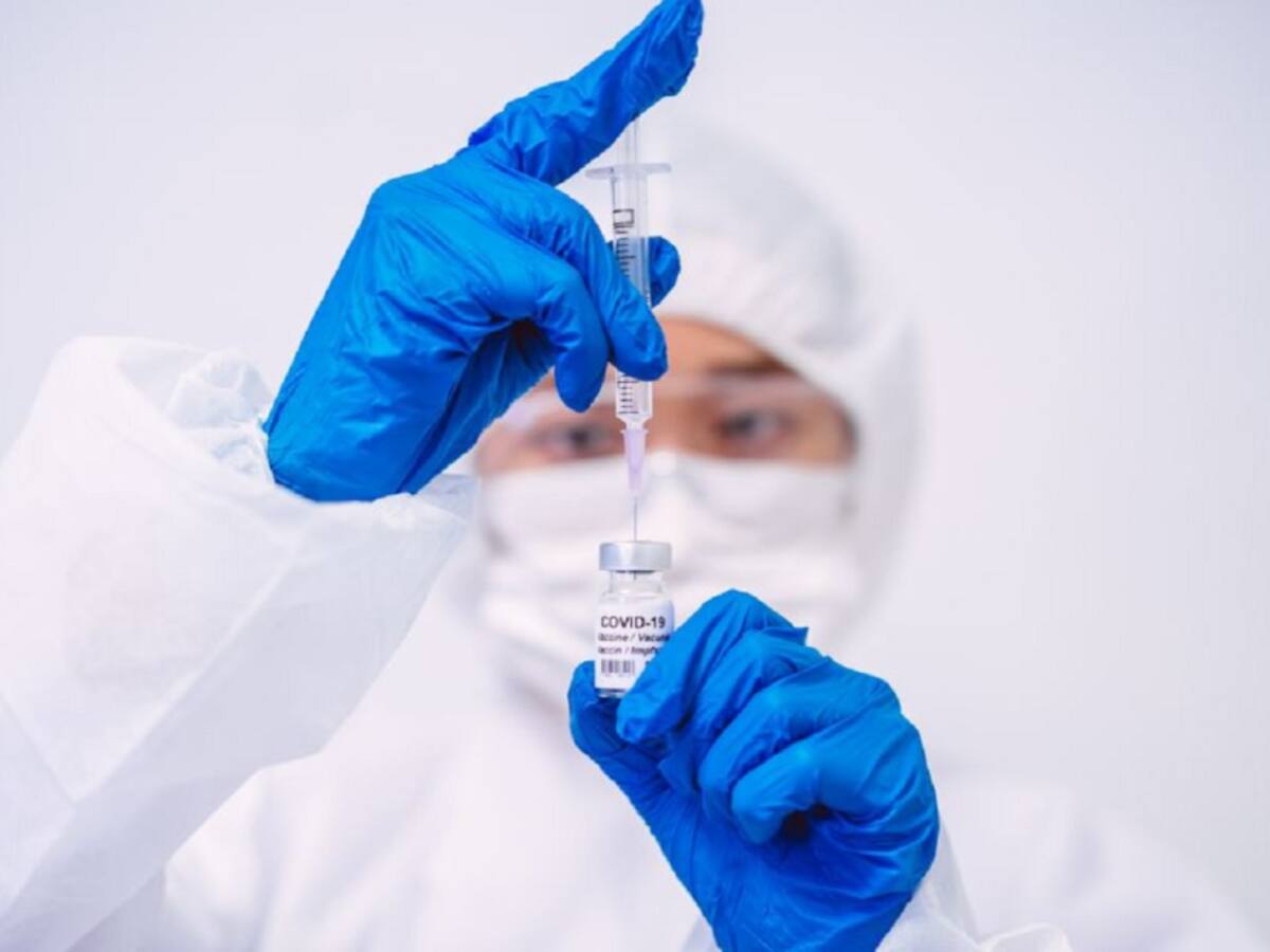 Médicos reclaman aumentar vacunación por contagios COVID-19