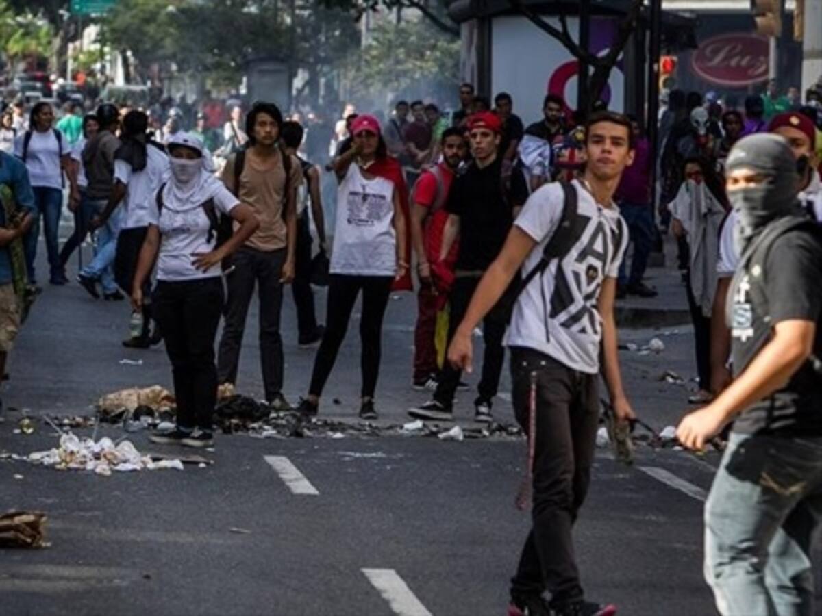 Telescopio en Caracas. Manual del dictador para destruir un país
