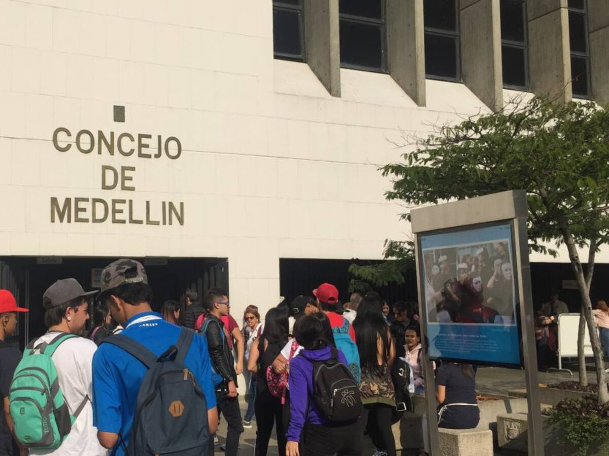 En Medellín el 98% de los computadores de I.E son obsoletos