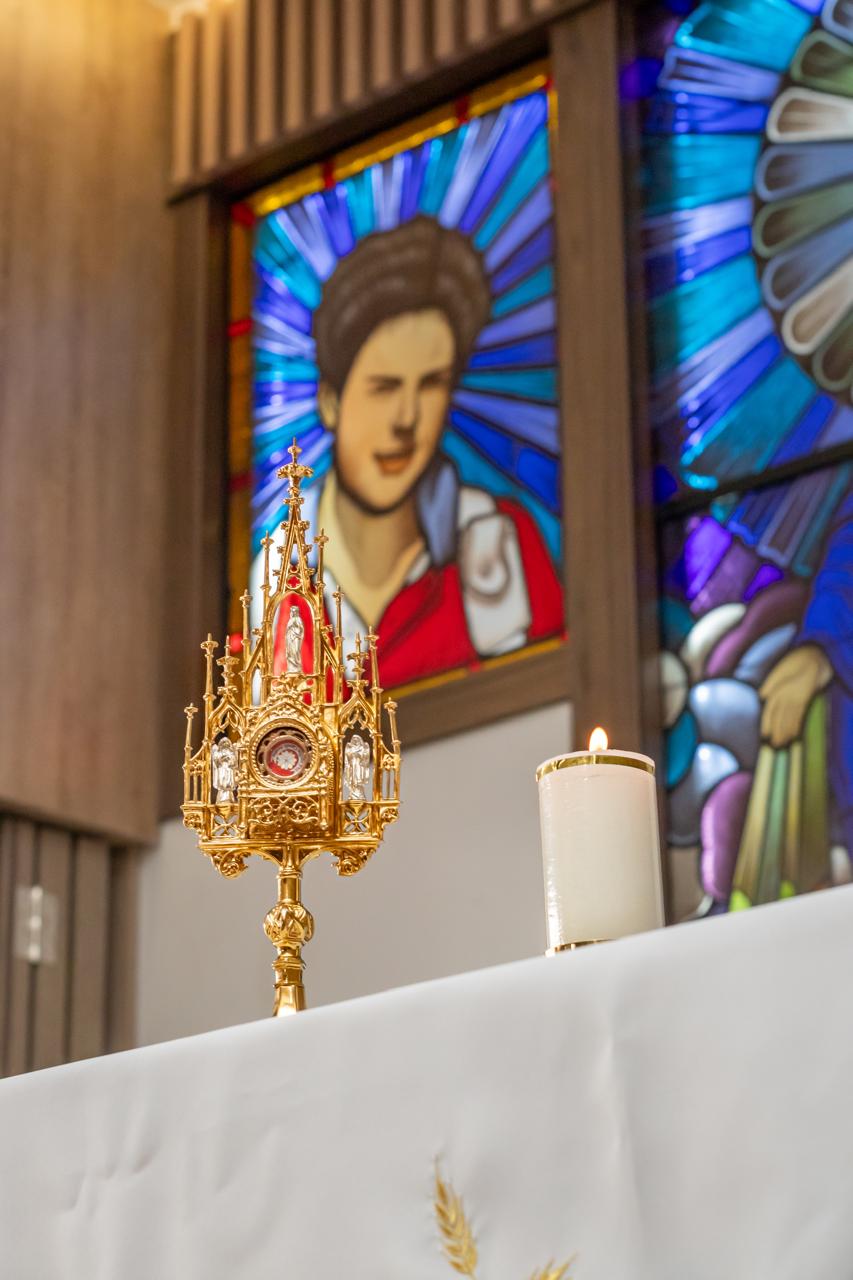 Imagen de la capilla en Bogotá, hecha en honor al Beato Carlo Acutis.