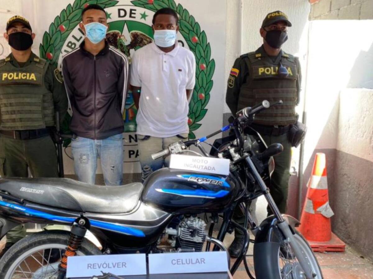 En persecución policial en Cartagena, capturados dos presuntos asaltantes