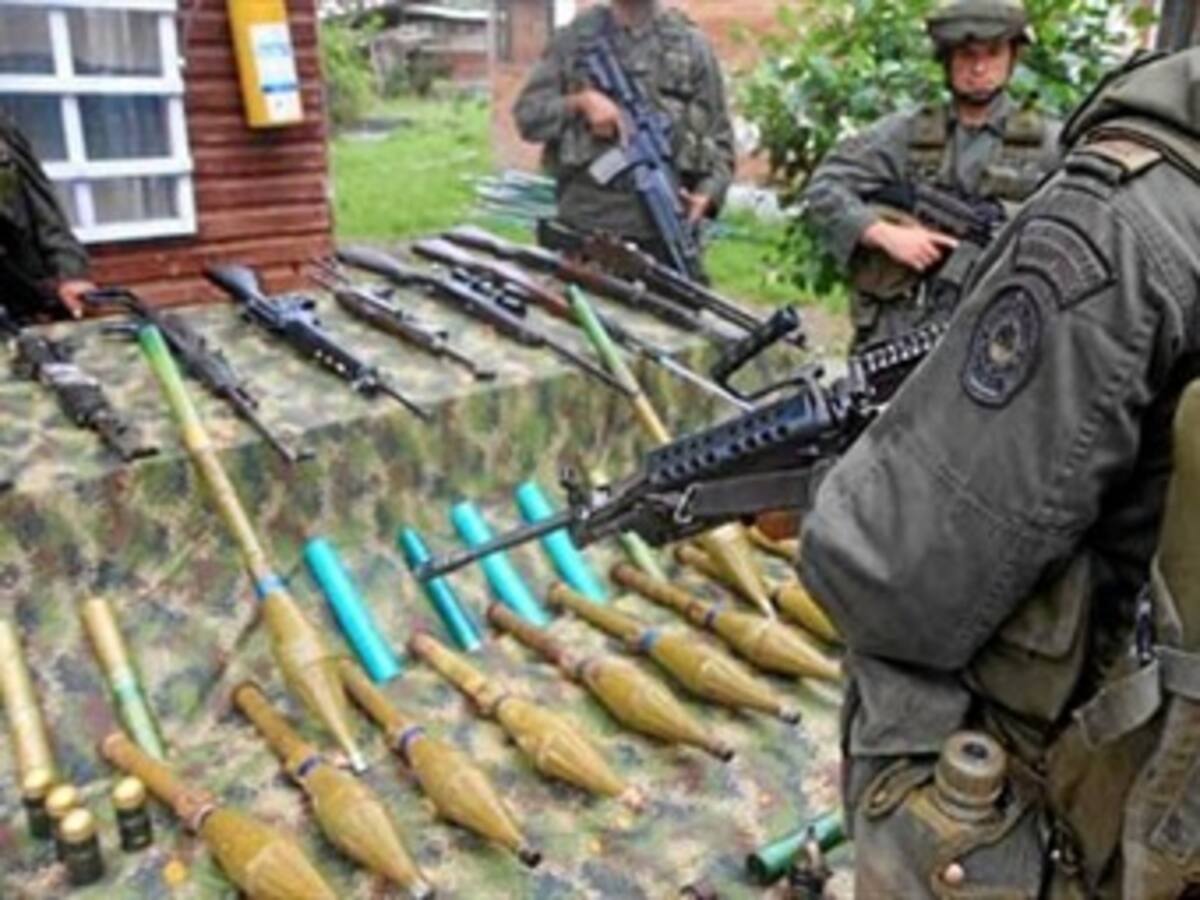 Ecuador afirma que las Farc aumentaron compra de armas durante proceso de paz