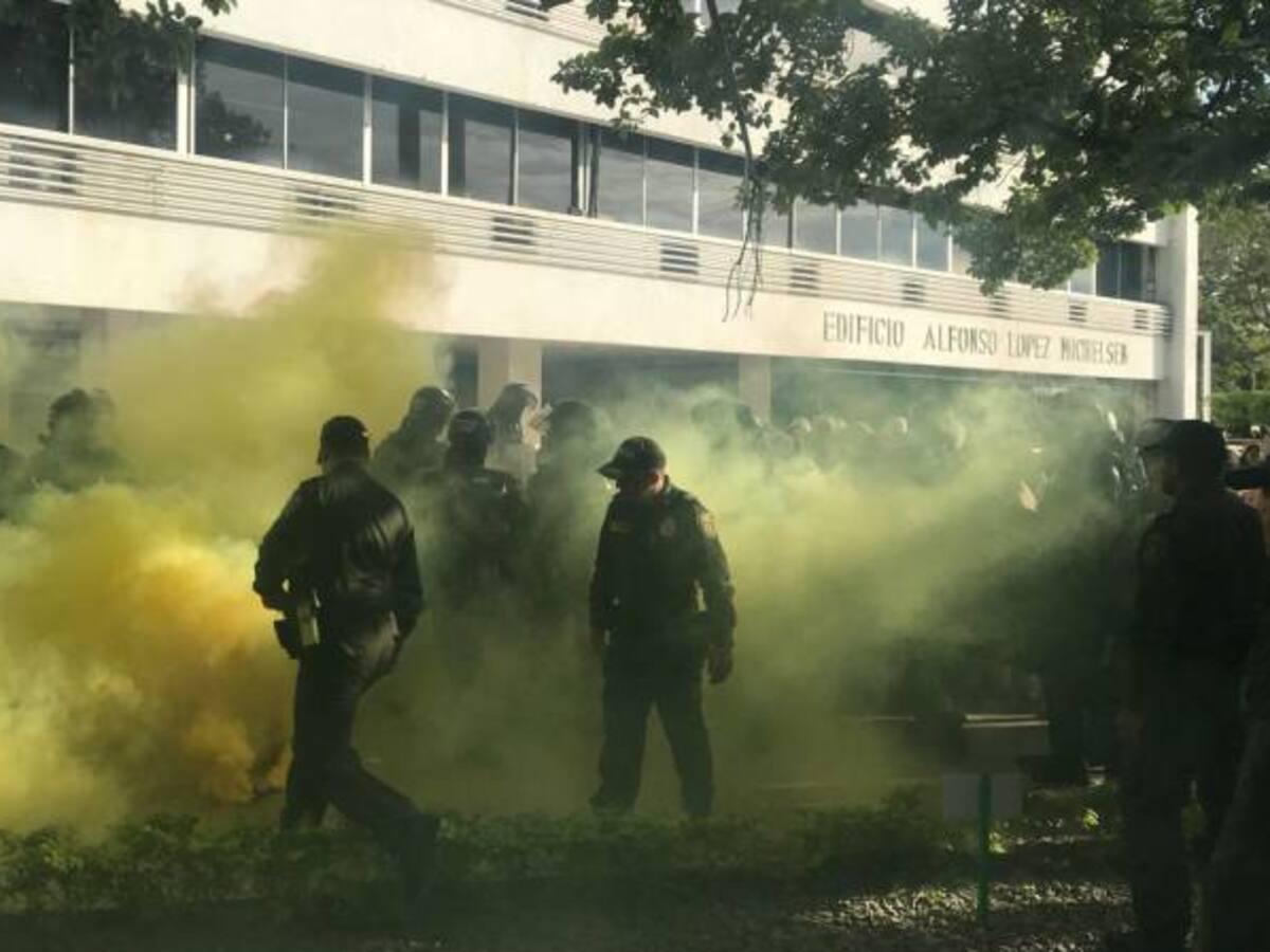 Esmad desbloquea protesta indígena en Valledupar