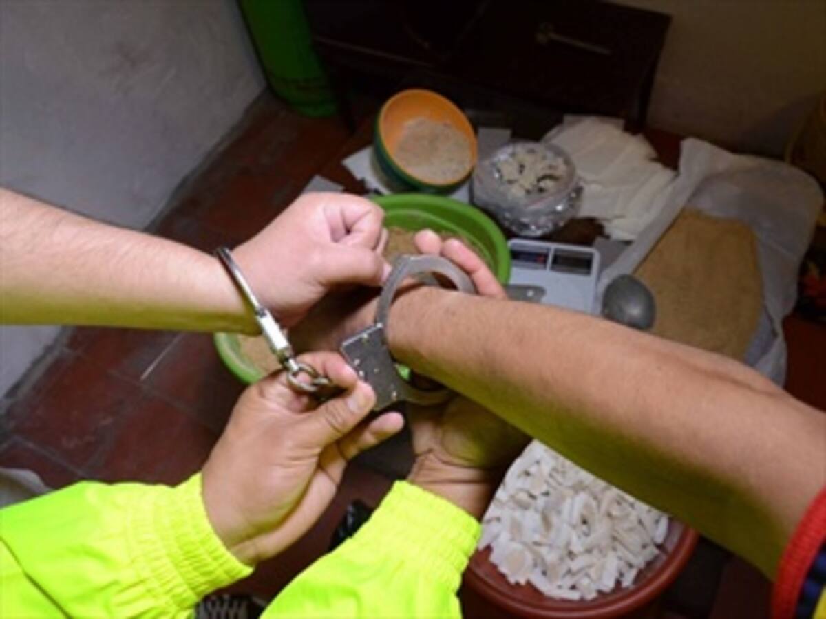 Capturan a cinco policías de Urabá por cobros extorsivos a comerciantes