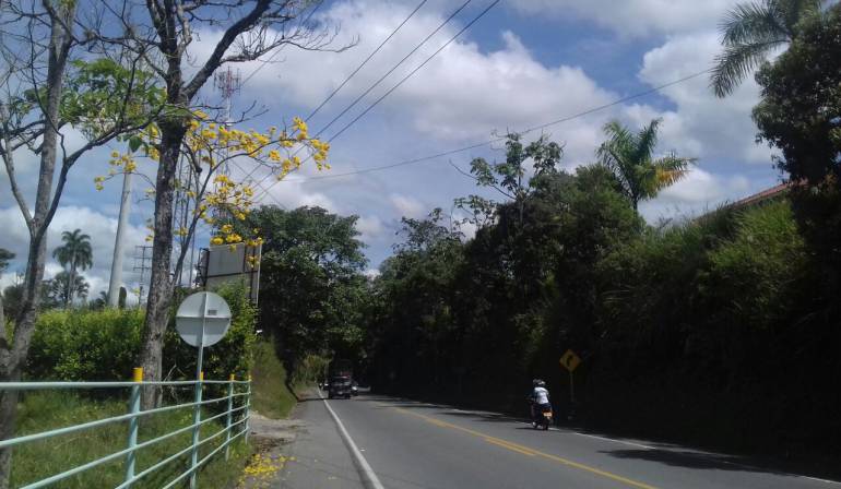 Facebook caracol radio Armenia 1150am línea whatsapp 3155681277 Twitter @caracolRArmenia