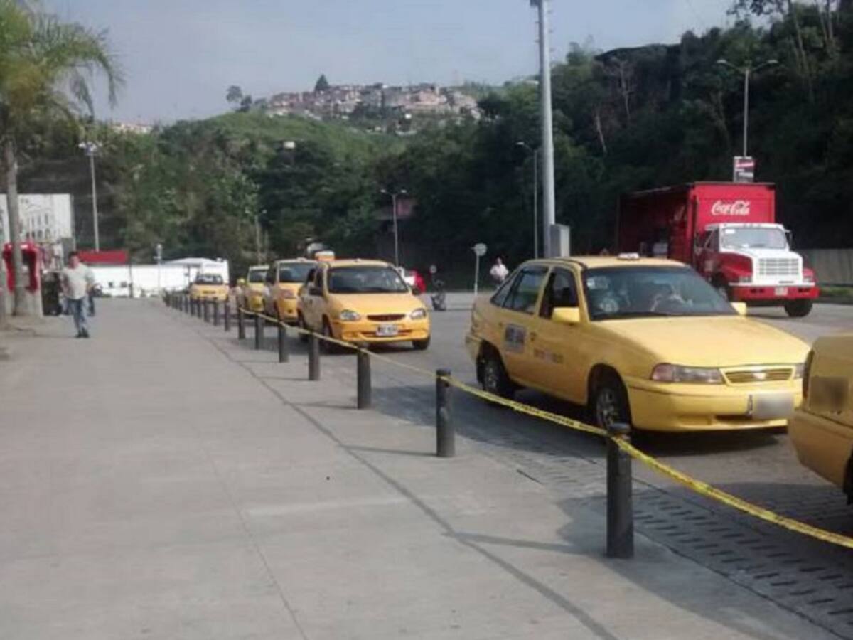 Capturan "Orejas" tras hurtarle dos celulares a un taxista en Manizales