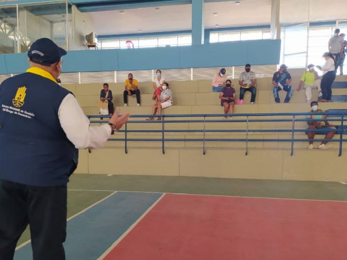 Continúan jornadas de suscripción de contratos a damnificados en Cartagena