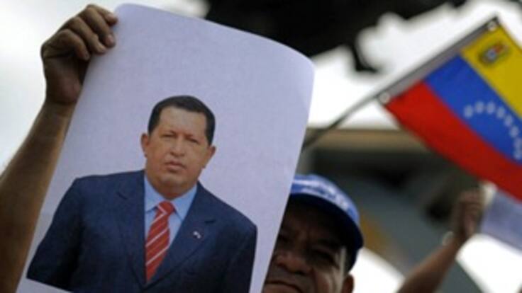 Chávez está cada día mejor y mandando como un dinamo: Arreaza