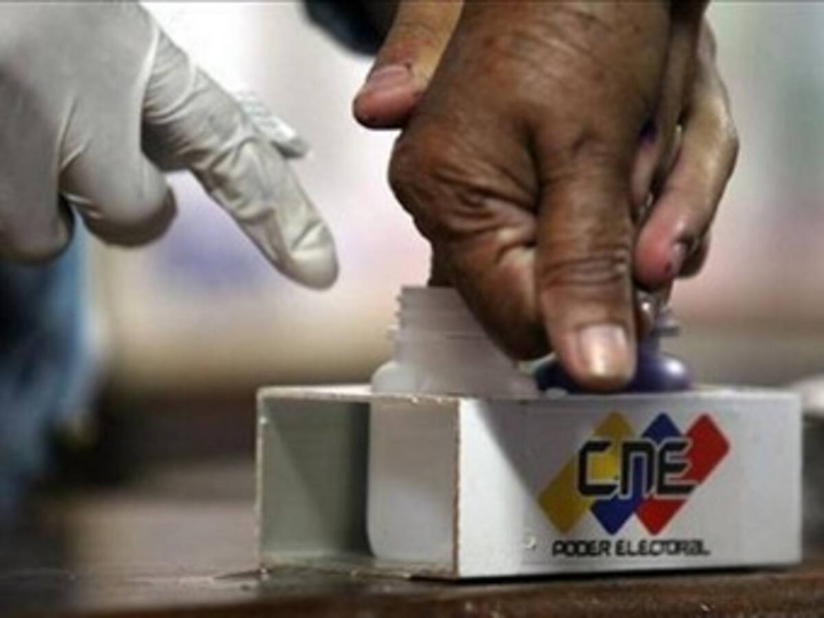 Sistema electoral venezolano es de "alta confiabilidad": Unasur