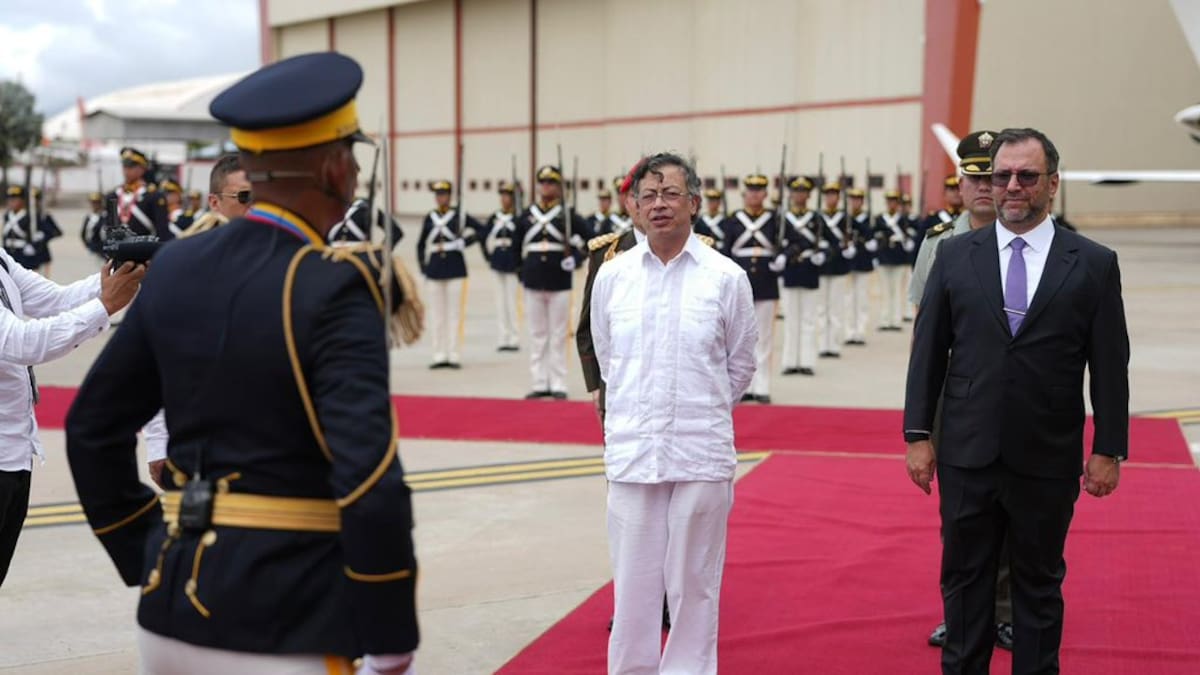 Comienza en Caracas el encuentro entre Gustavo Petro y Delcy Rodríguez: detalles de la reunión