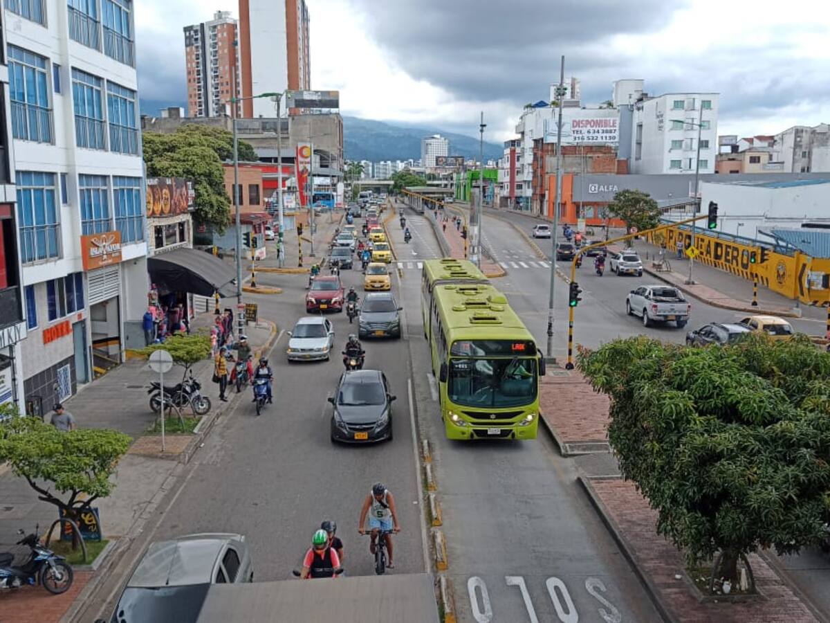 Un mes tardarán en reestructurar la flota de Metrolínea tras la salida de Metrocinco Plus