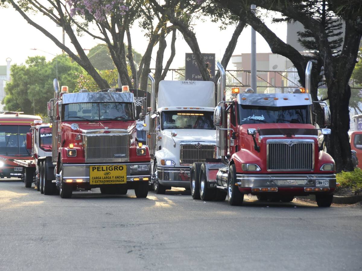 Transportadores anuncian bloqueos intermitentes en la vía Ibagué – Calarcá