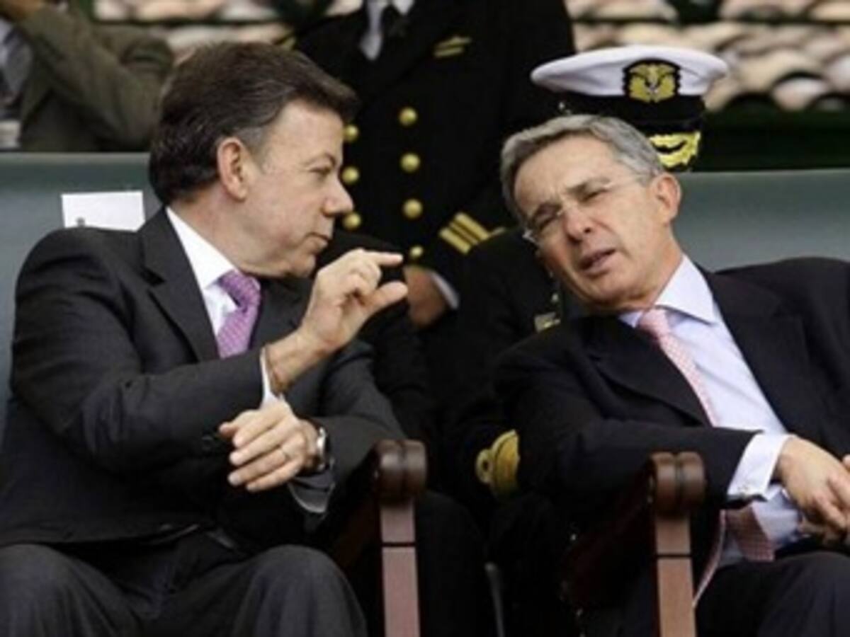Acercamiento de Santos y Uribe sería el mejor regalo para Colombia: El País