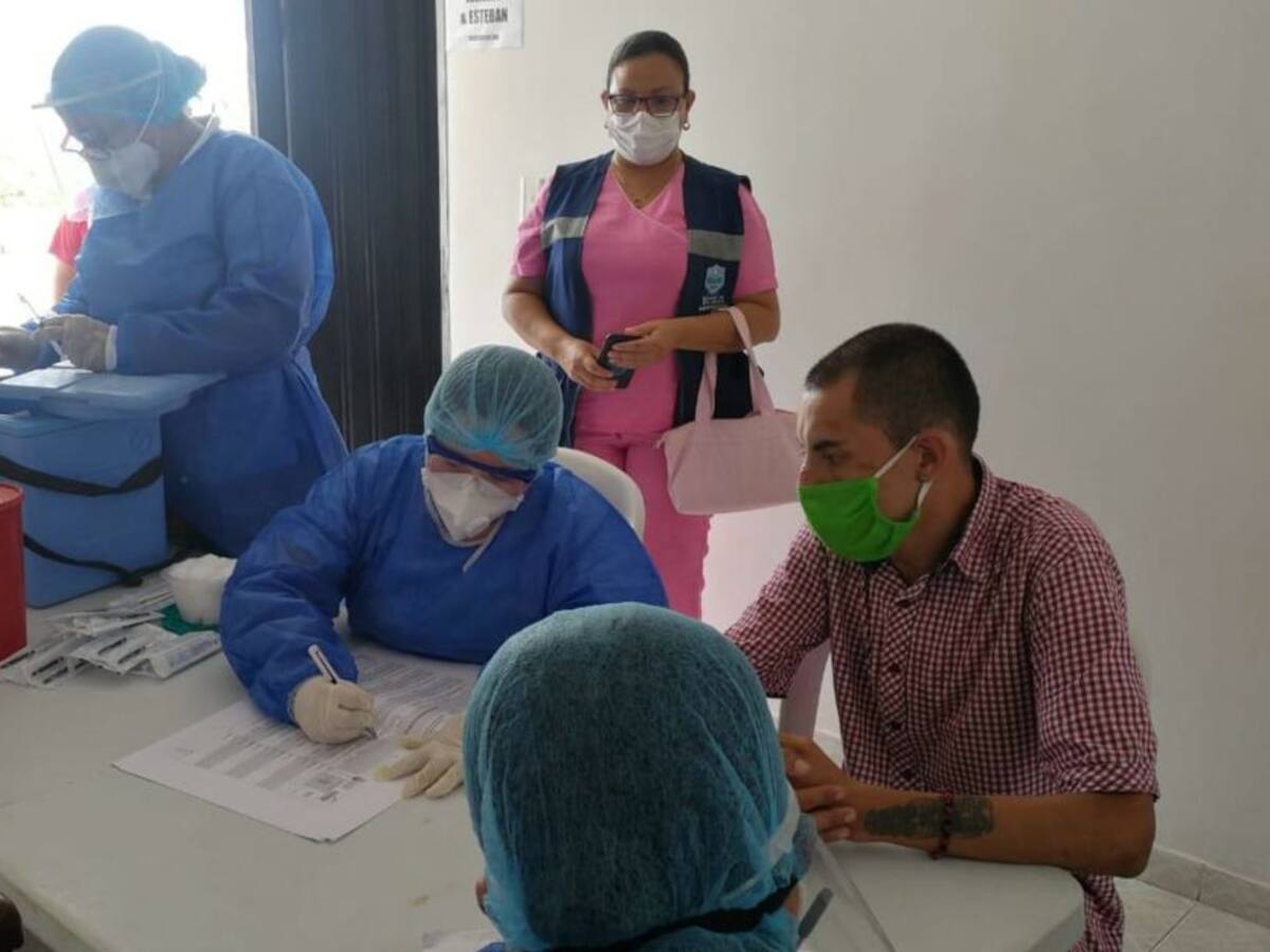 Gobierno sería facilitador para la compra de vacunas del sector privado